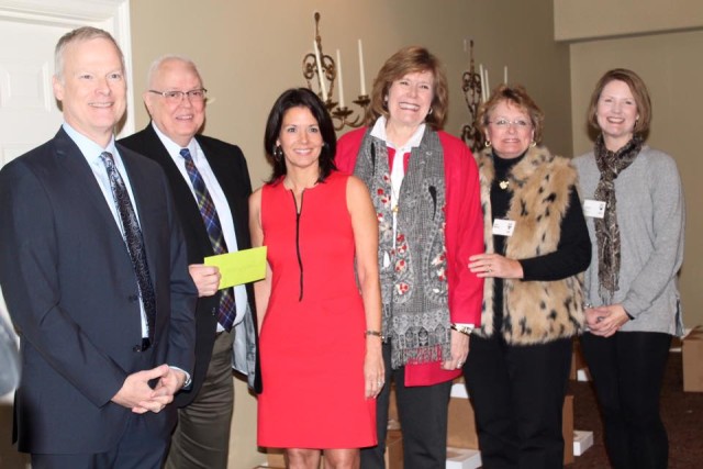 (left to right) Patrick Robbins, Chairman HSO Board of Trustees; Dan Halcomb, HSO President and CEO; Pam Gann, 2014 Ball Chair; Beth Wise, 2014/2015 Guild President; Julie Malone, Chair 2015 Crescen-Dough Auction; Cheryl Bence, Co-Chair 2015 Auction