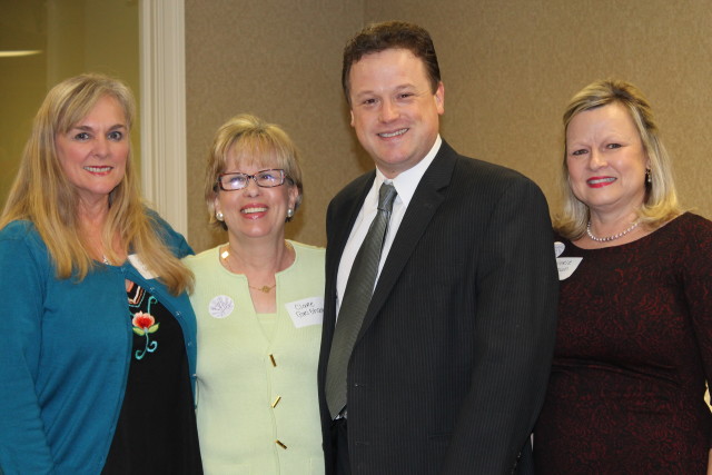 Debbie Washburn (Guild President), Clare Grisham, (Chair 2016 Cresen-Dough Auction), Gregory Vajda (HSO Music Director/Conductor), Valerie Brown (Co-Chair, Auction)